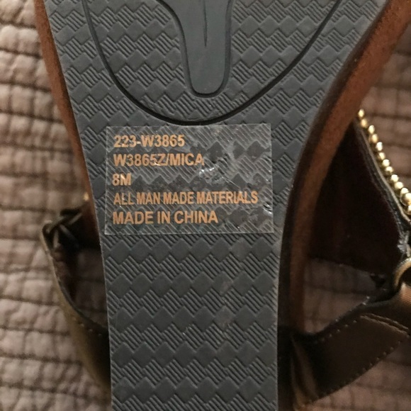 White Mountain Beaded Wedge Sandals - Picture 5 of 6